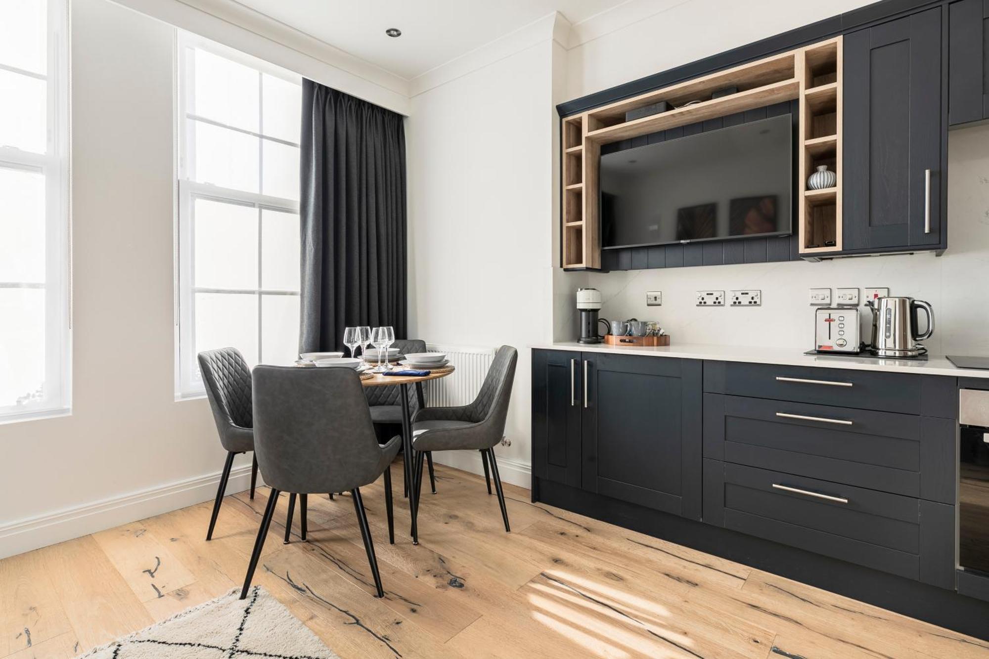 Modern Aptmt, 2 Stops To Central London, Smart Lock, Netflix Ealing Exterior photo