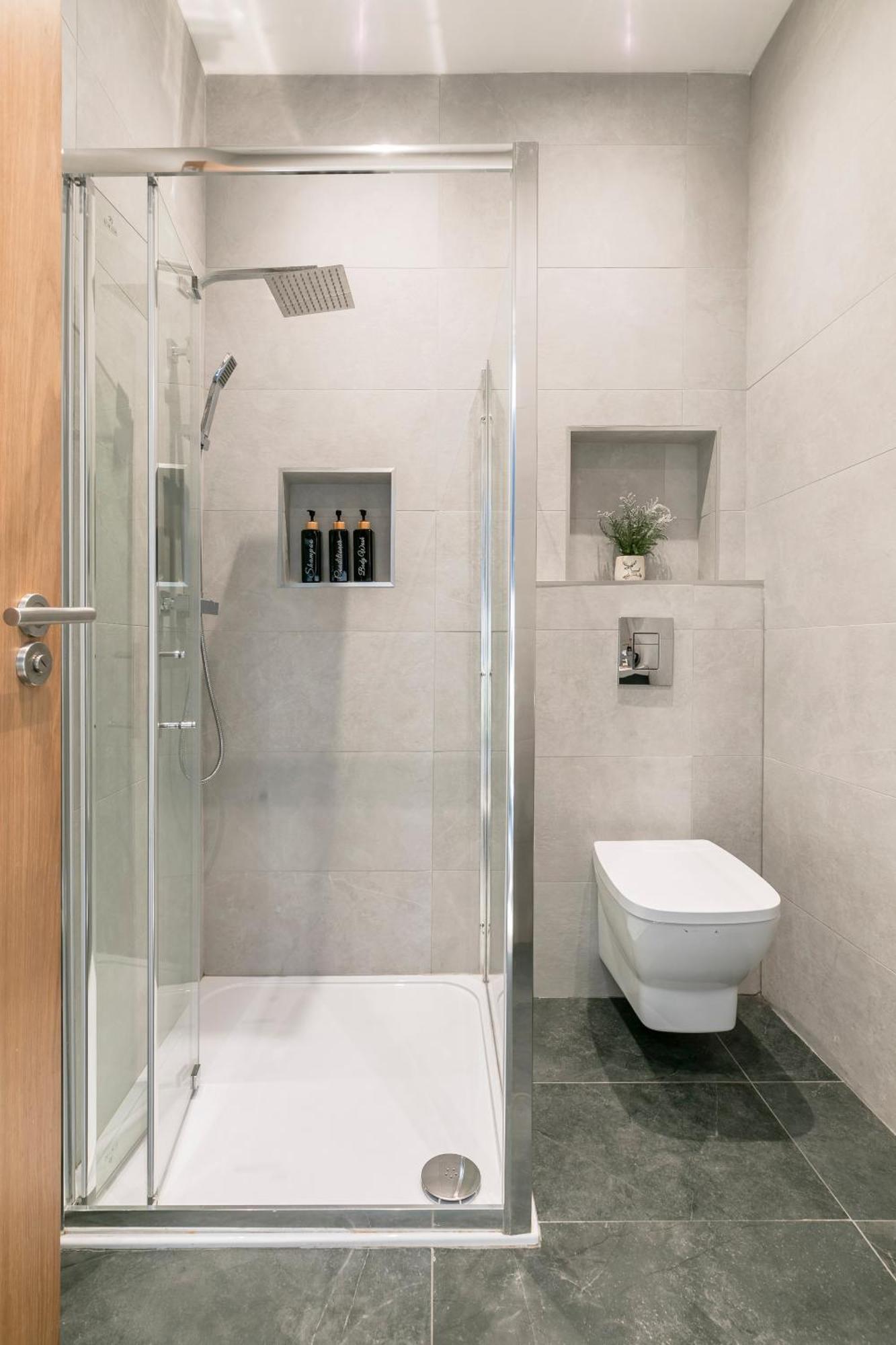 Modern Aptmt, 2 Stops To Central London, Smart Lock, Netflix Ealing Exterior photo