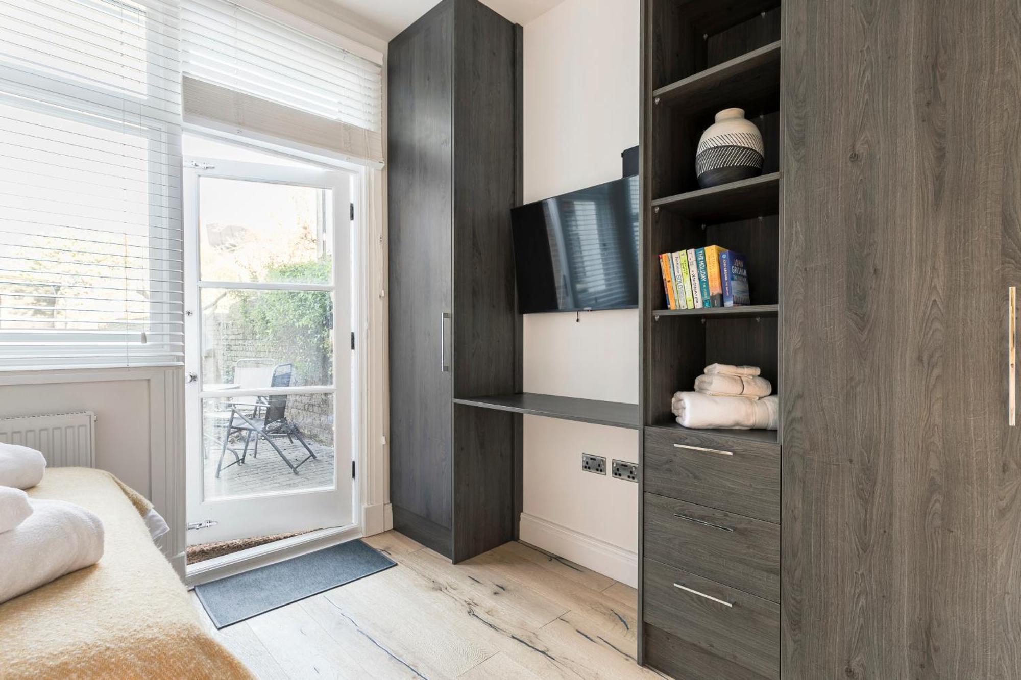 Modern Aptmt, 2 Stops To Central London, Smart Lock, Netflix Ealing Exterior photo